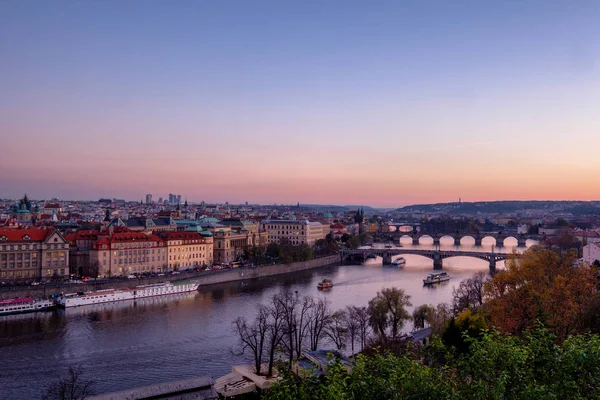 Aussicht Auf Die Prager Altstadt Vom Letna Park Der Abenddämmerung — Stockfoto