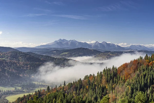 Vista Espectacular Del Hermoso Paisaje Otoñal Con Montañas Tatra Segundo — Foto de Stock