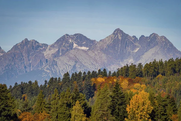 Vista General Del Hermoso Paisaje Otoñal Con Montañas Tatra Segundo — Foto de Stock