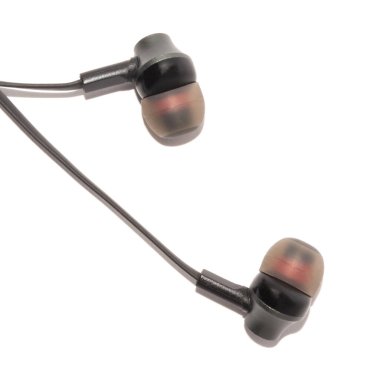 Plastik süpürge kulaklıkları izole edilmiş.