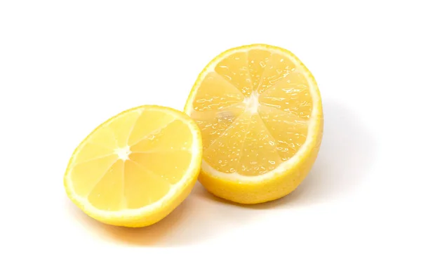 Cortar Medio Limón Aislado Sobre Fondo Blanco — Foto de Stock