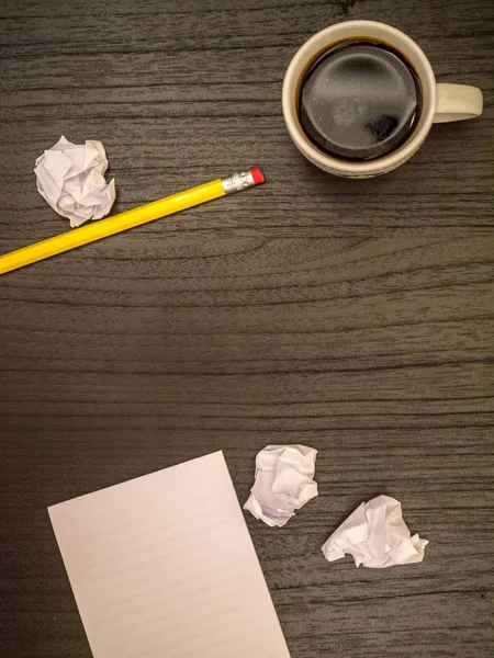 Bureau, tampon en papier blanc, tasse de café — Photo