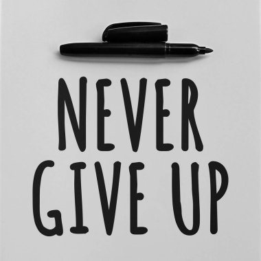 Asla pes etme. Eşsiz ve Moda Covid-19 Motivasyonel veya İlham verici Alıntı.