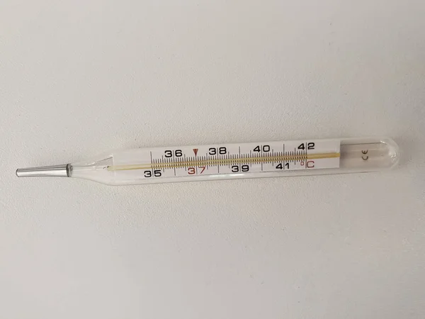 Civa ateşi termometresi, grip virüsü enfeksiyonu tıbbi tedavi maddesi, sağlık bakımı — Stok fotoğraf