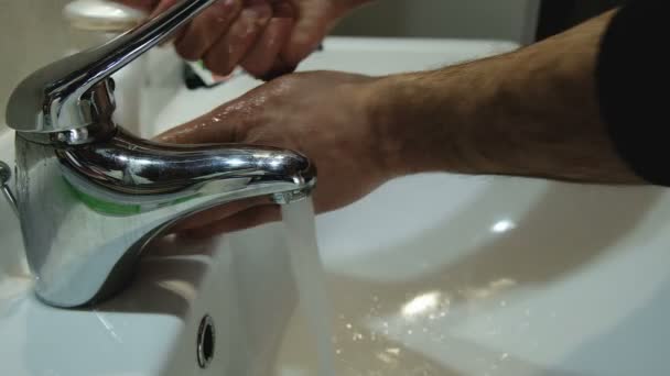 Handen wassen voor bescherming tegen virusinfecties, schone gezondheidszorg, coronavirus — Stockvideo