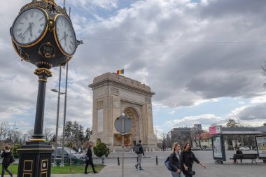 Bükreş, halk ve trafik taşımacılığında Romanya 'nın ulusal zaferinin kasvetli görüntüsü