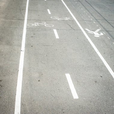 Bisiklet yolu ve kaldırım