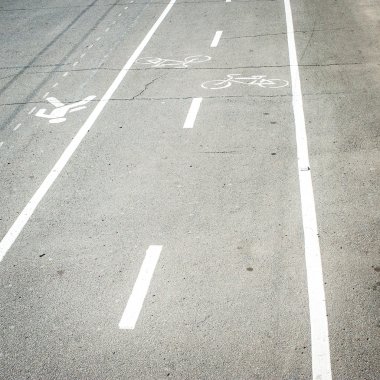 Bisiklet yolu ve kaldırım