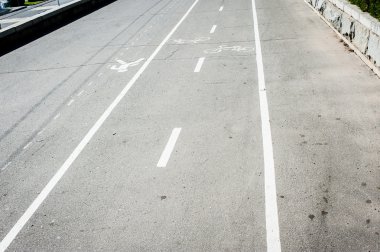 Bisiklet yolu ve kaldırım