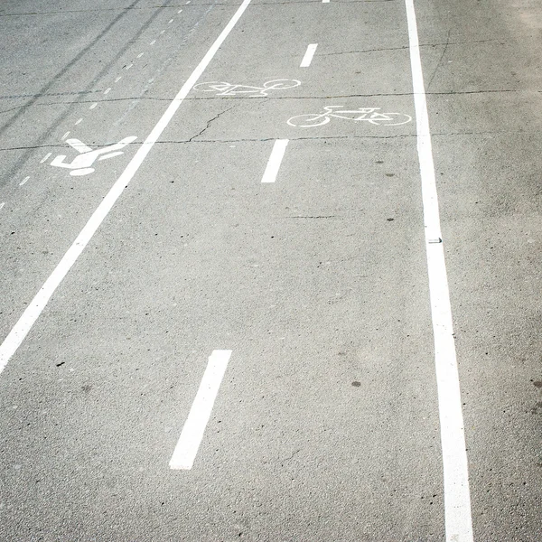 Bisiklet yolu ve kaldırım