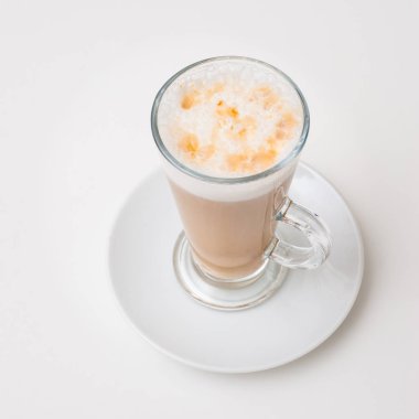 Bir fincan kahve, üst manzara.