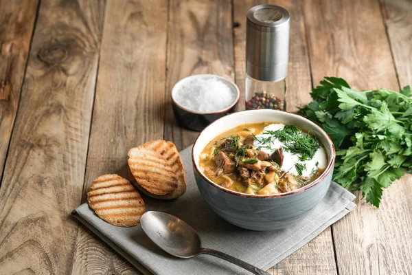 Soupe Maison Aux Champignons Porcini Crème Sure Herbes Sur Fond — Photo