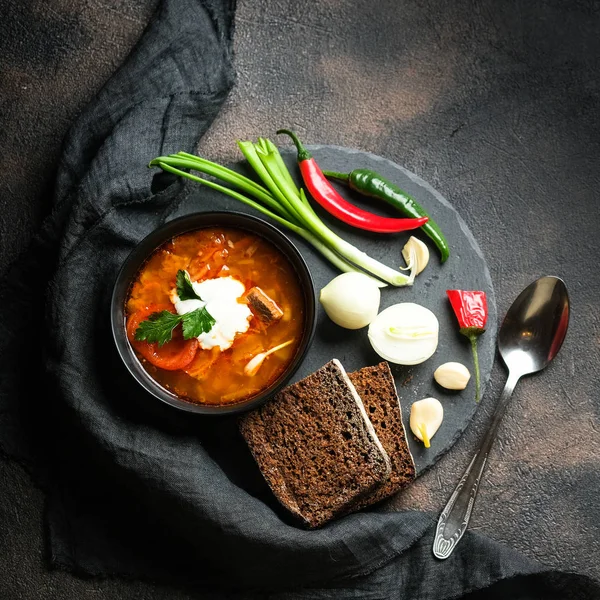 Soupe Russe Traditionnelle Ukrainienne Bortsch Avec Des Ingrédients Des Épices — Photo