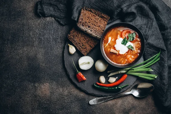 Soupe Russe Traditionnelle Ukrainienne Bortsch Avec Des Ingrédients Des Épices — Photo