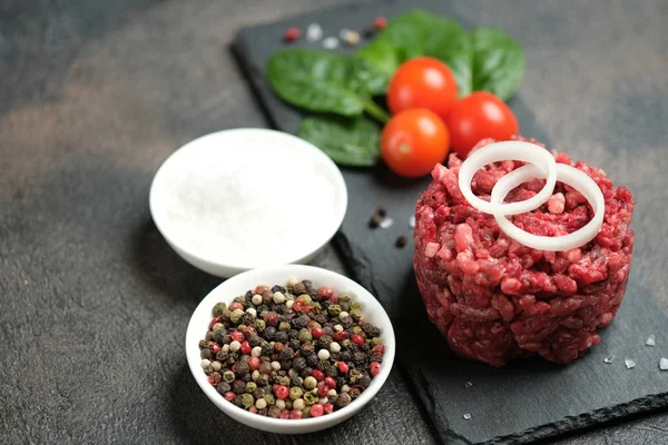 Hackfleisch Geschreddertes Fleisch Mit Zutaten Für Frisches Gemüse Und Gewürze — Stockfoto