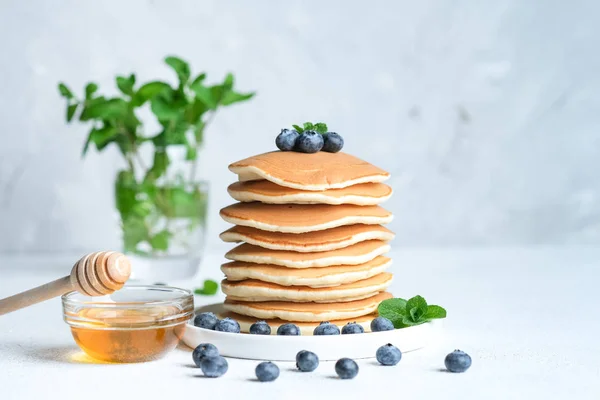 Pancakes Berries Honey Light Rustic Background Copy Space Very Hearty — Stock Photo, Image