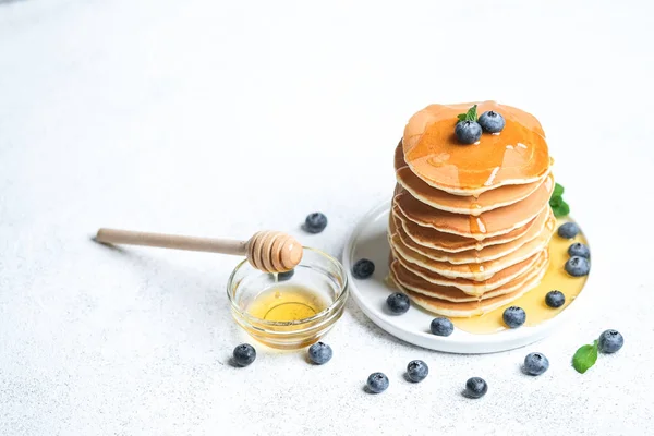 Pancakes Berries Honey Light Rustic Background Copy Space Very Hearty — Stock Photo, Image