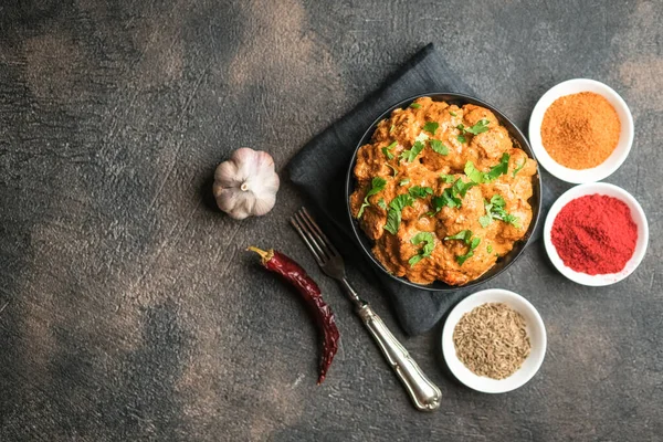 Pollo Tikka Masala Comida Tradicional Carne Picante Asiática Con Tomates Imagen de stock