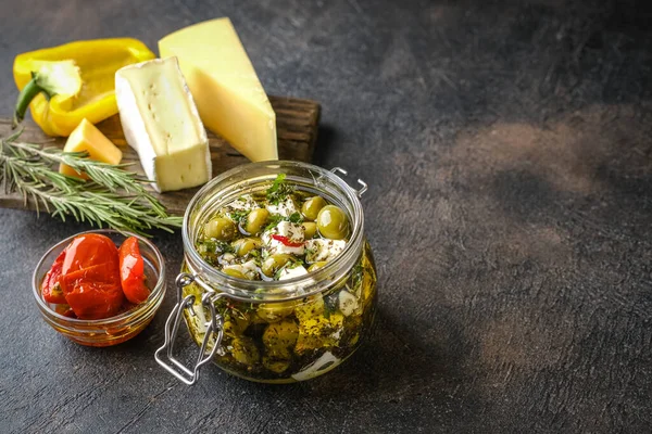 Conjunto Productos Para Desayuno Mediterráneo Aceitunas Pan Quesos Hierbas Verduras —  Fotos de Stock