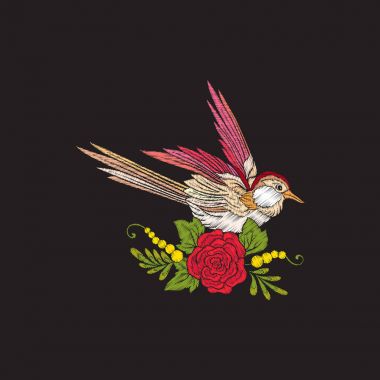 Nakış çiçekler ve siyah arka plan üzerinde yutmak.