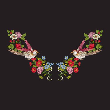 Çiçek ve Kırlangıç siyah arka plan üzerine nakış yaka