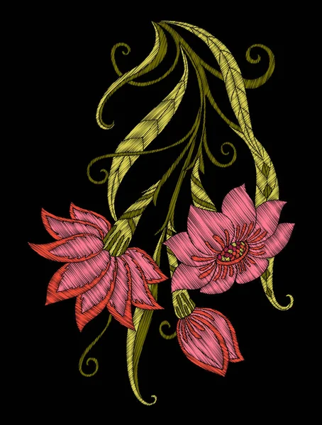 Nakış. Çiçek ve yaprak işlemeli tasarım öğeleriyle