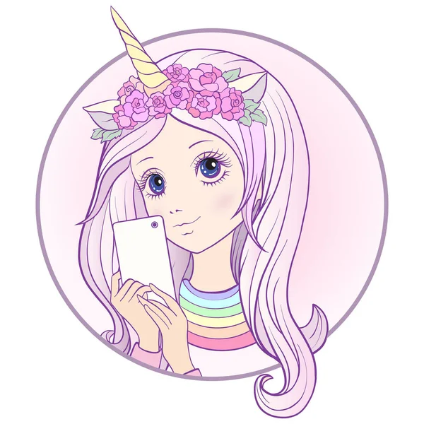 Genç güzel kız pembe renkli uzun multi ile duymak ve tek boynuzlu at ho