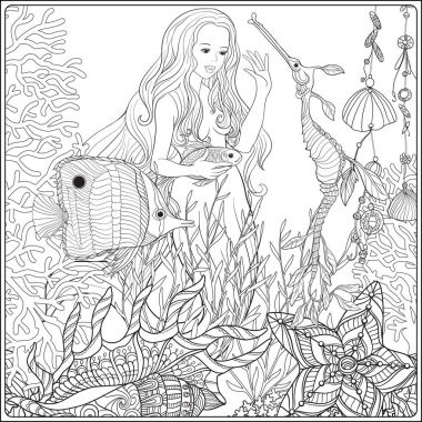 El denizkızı altın balık ile sualtı dünyasında çekilmiş. Keten col