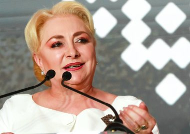 Viorica Dancila - cumhurbaşkanlığı görev için yarış - Romen p