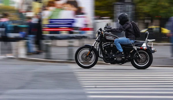 ブカレストのオートバイチョッパー — ストック写真