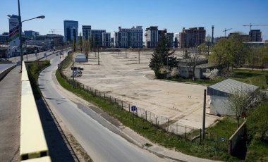 Bükreş, Romanya - 08 Nisan 2020: Bükreş Belediyesi 'nin toplam 2658 bin metrekarelik alana sahip Metropolitan Hastanesi inşa edeceği yer Romanya' nın en büyük ikinci binası olacak