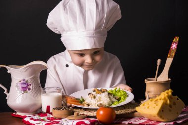 Midye ile pişmiş pirinç aşçı