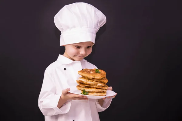 Smażone cheburek z nadzieniem z mięsa — Zdjęcie stockowe