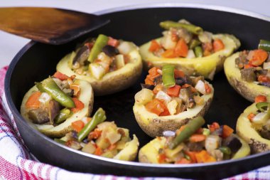 patates sebze ile doldurulmuş