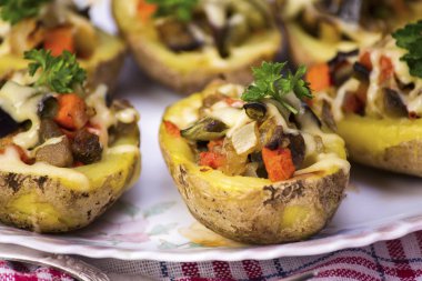 patates sebze ile doldurulmuş