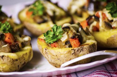 patates sebze ile doldurulmuş