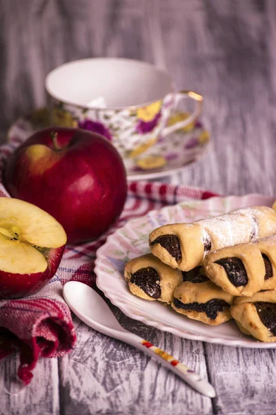 Cake with apple jam — Stock Photo, Image