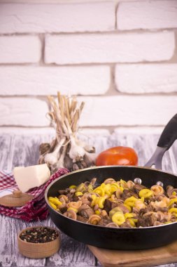 Etli haşlanmış erişte