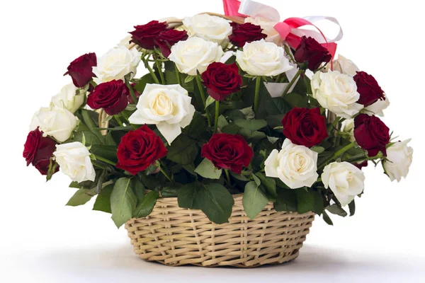 Big basket of roses — Stock Photo, Image
