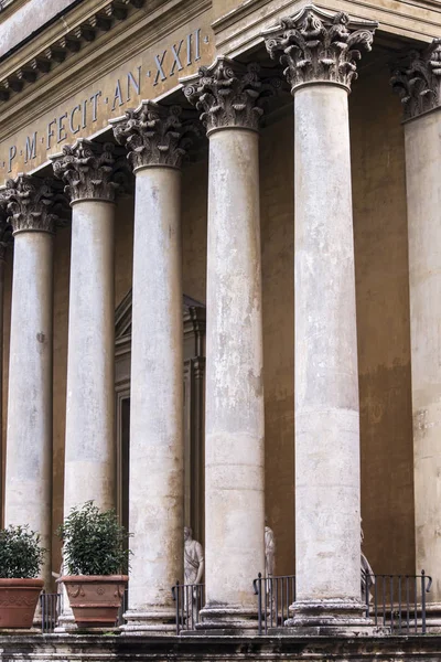 View of the columns in the Vatican Museum — Stock Photo, Image