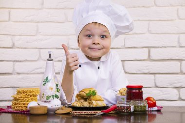 Krep etli bir tabak pişmiş Şef