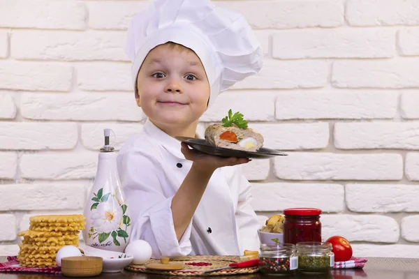 Szef Kuchni Gotowane Pieczeń Nadzieniem Talerzu — Zdjęcie stockowe