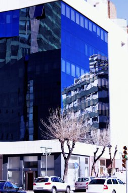 özgün cam İspanya baharda bina