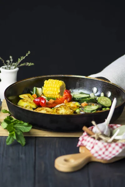 Stekt Potatis Med Grönsaker Majs Och Kryddor Kastrull — Stockfoto