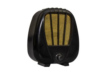 İzole edilmiş beyaz bir arkaplanda radyo.