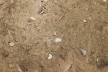 Kumsaldaki taşlar. Geçmişe iyi gelir..