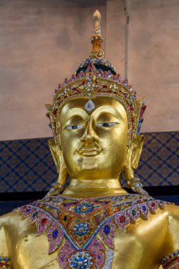 Tayland tapınak renkli Buda