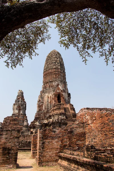 Ναό Wat Si Chum στο Sukhothai ιστορικό πάρκο, Ταϊλάνδη — Φωτογραφία Αρχείου