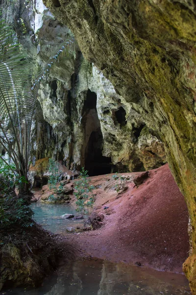 Cueva de Hinagdanan en Panglao . — Foto de Stock