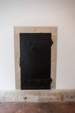 Eski kapı bir bina girişi işaretleme